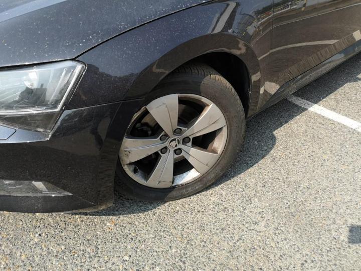 Photo 9 VIN: TMBAG7NP8J7535049 - SKODA SUPERB 