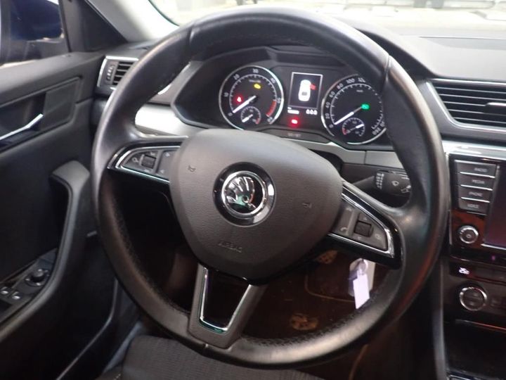 Photo 9 VIN: TMBAG7NP9H7027456 - SKODA SUPERB 