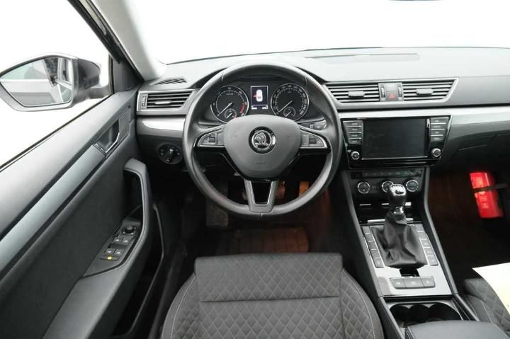 Photo 9 VIN: TMBAG7NP9H7047884 - SKODA SUPERB 