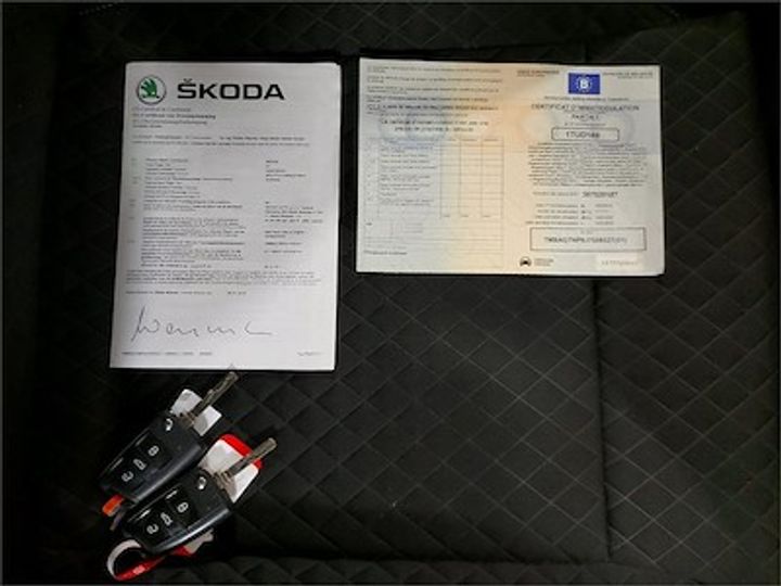 Photo 13 VIN: TMBAG7NP9J7559327 - SKODA SUPERB 