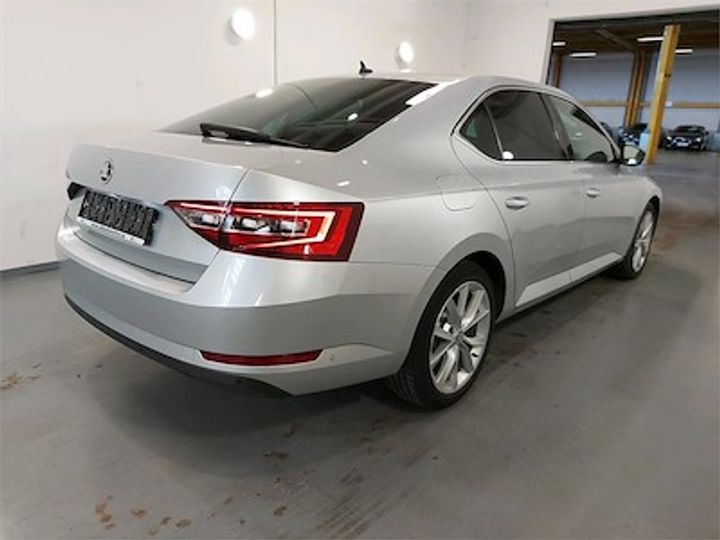 Photo 4 VIN: TMBAG7NP9J7559327 - SKODA SUPERB 