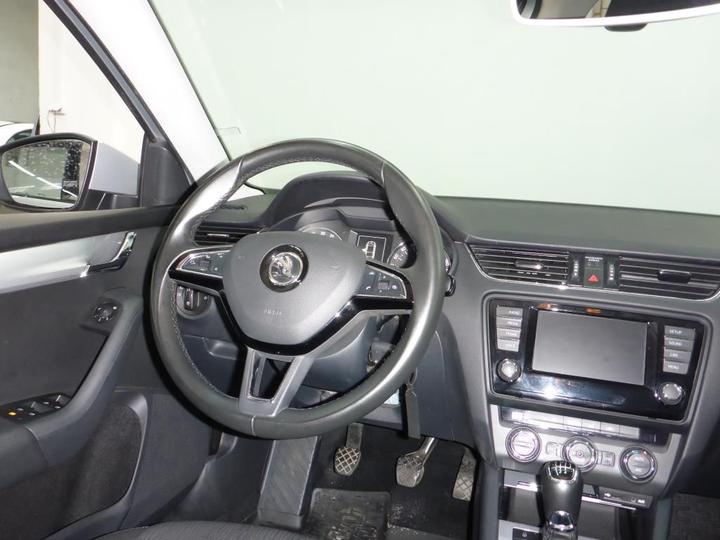 Photo 5 VIN: TMBAG9NE0H0051681 - SKODA OCTAVIA 