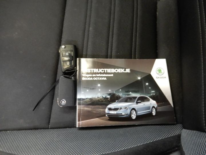 Photo 9 VIN: TMBAG9NE6J0254709 - SKODA OCTAVIA 