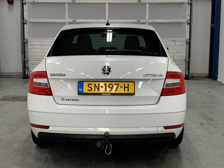 Photo 12 VIN: TMBAG9NE7J0317123 - SKODA OCTAVIA 