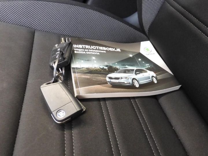 Photo 9 VIN: TMBAG9NE7J0321530 - SKODA OCTAVIA 