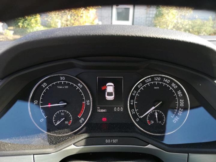 Photo 5 VIN: TMBAG9NP0H7506666 - SKODA SUPERB 