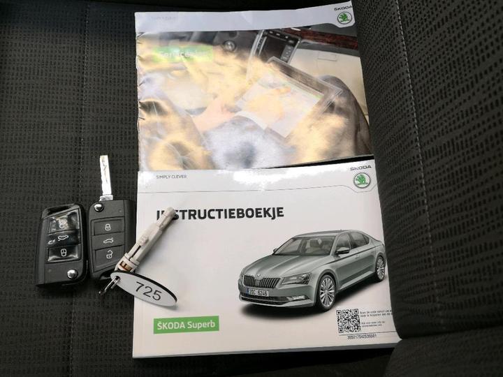 Photo 9 VIN: TMBAG9NP1H7500987 - SKODA SUPERB 