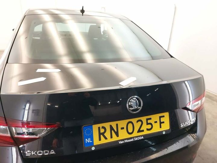 Photo 9 VIN: TMBAG9NP1J7549953 - SKODA SUPERB 