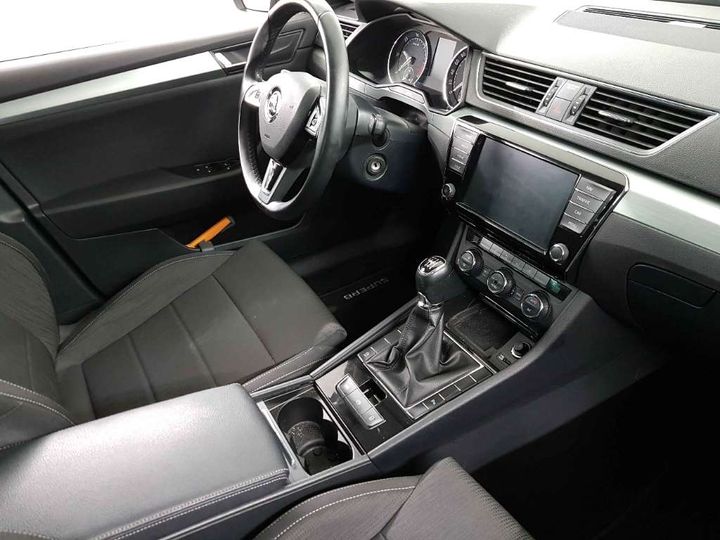 Photo 5 VIN: TMBAG9NP4H7015596 - SKODA SUPERB 