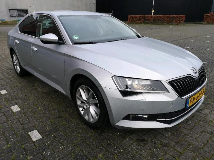 Photo 2 VIN: TMBAG9NP4H7532445 - SKODA SUPERB 