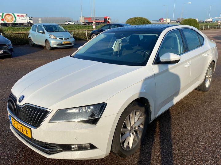 Photo 1 VIN: TMBAG9NP5J7597598 - SKODA SUPERB 