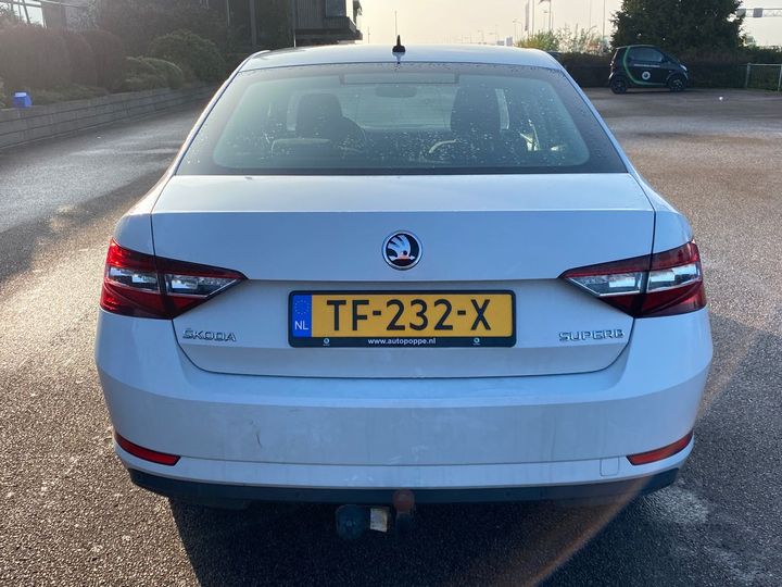 Photo 12 VIN: TMBAG9NP5J7597598 - SKODA SUPERB 