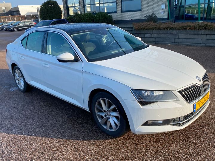 Photo 4 VIN: TMBAG9NP5J7597598 - SKODA SUPERB 