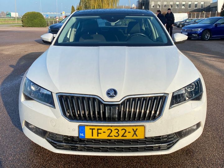 Photo 8 VIN: TMBAG9NP5J7597598 - SKODA SUPERB 