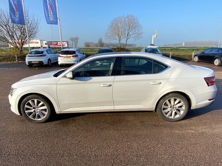 Photo 9 VIN: TMBAG9NP5J7597598 - SKODA SUPERB 