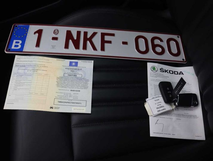 Photo 4 VIN: TMBAG9NP6G7065785 - SKODA SUPERB 