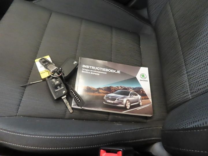 Photo 10 VIN: TMBAG9NP9J7553099 - SKODA SUPERB 