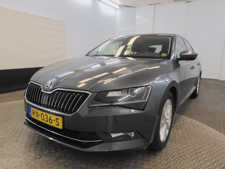 Photo 0 VIN: TMBAG9NPXJ7555556 - SKODA SUPERB 