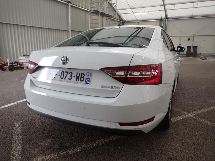 Photo 2 VIN: TMBAH7NP3H7027921 - SKODA SUPERB 