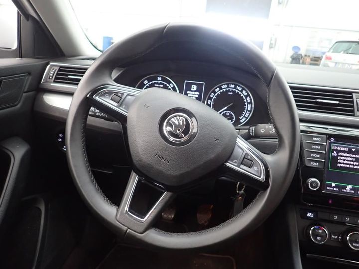 Photo 9 VIN: TMBAH7NP3H7027983 - SKODA SUPERB 