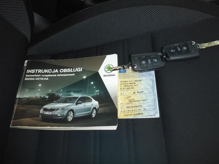 Photo 11 VIN: TMBAJ7NE9K0207231 - SKODA OCTAVIA 