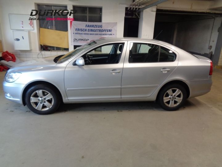 Photo 1 VIN: TMBCM61Z2B2059995 - SKODA OCTAVIA 