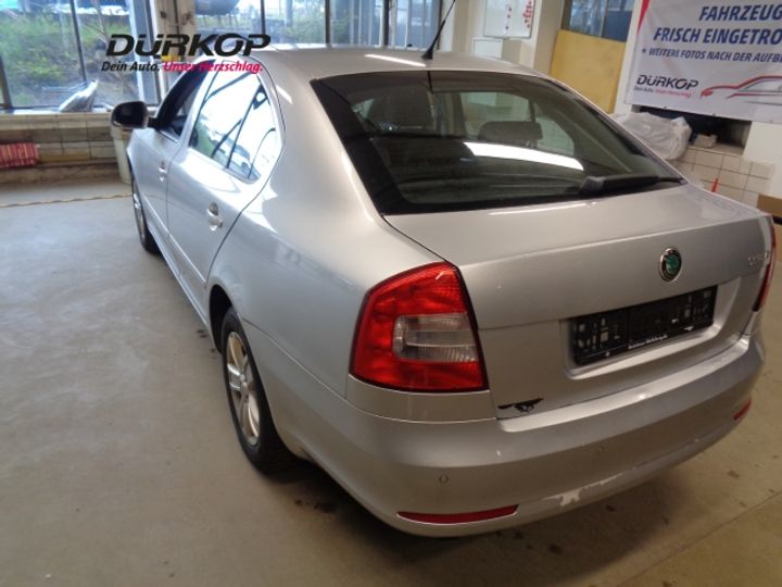 Photo 2 VIN: TMBCM61Z2B2059995 - SKODA OCTAVIA 