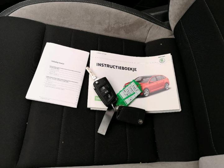 Photo 4 VIN: TMBEA6NH9H4500599 - SKODA RAPID 