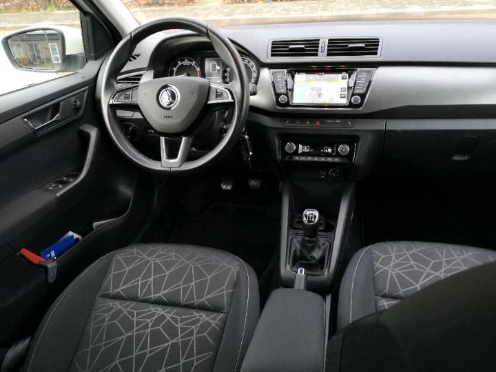 Photo 6 VIN: TMBEB6NJ2KZ058467 - SKODA FABIA 