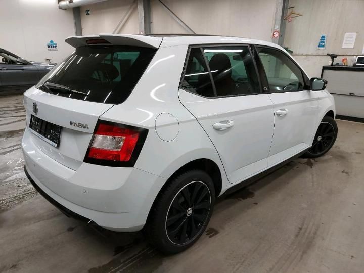 Photo 2 VIN: TMBEJ6NJ7JZ043335 - SKODA FABIA 