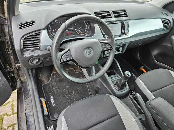 Photo 6 VIN: TMBEM6NJ5HZ103744 - SKODA FABIA 