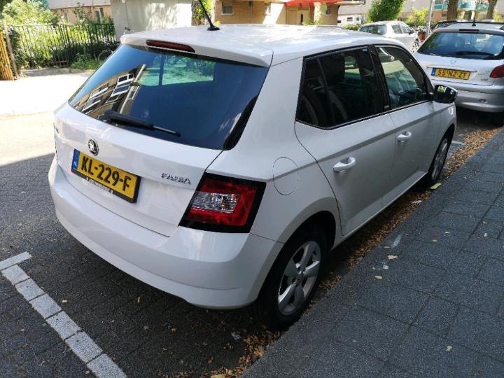 Photo 3 VIN: TMBEM6NJ7HZ055700 - SKODA FABIA 