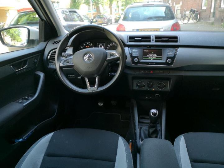 Photo 6 VIN: TMBEM6NJ7HZ055700 - SKODA FABIA 