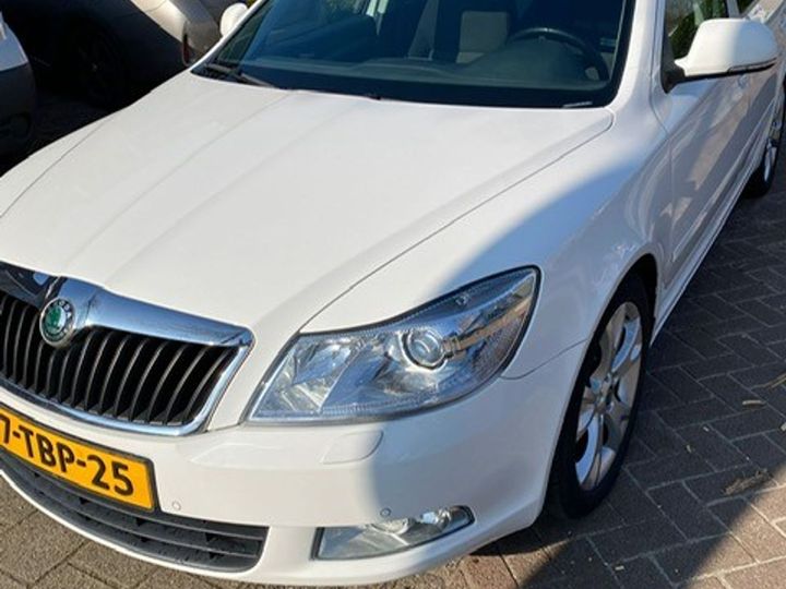 Photo 1 VIN: TMBGK61Z2B2048129 - SKODA OCTAVIA 