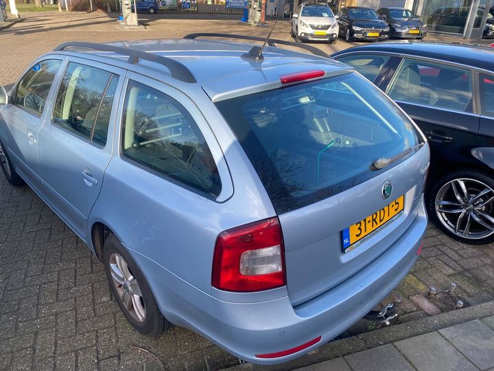 Photo 2 VIN: TMBHM61Z7B2141209 - SKODA OCTAVIA 