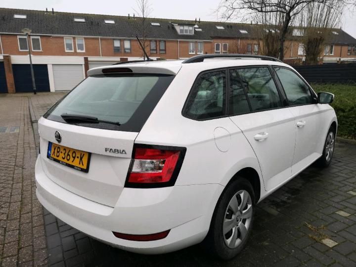 Photo 3 VIN: TMBJB6NJ0KZ038765 - SKODA FABIA 