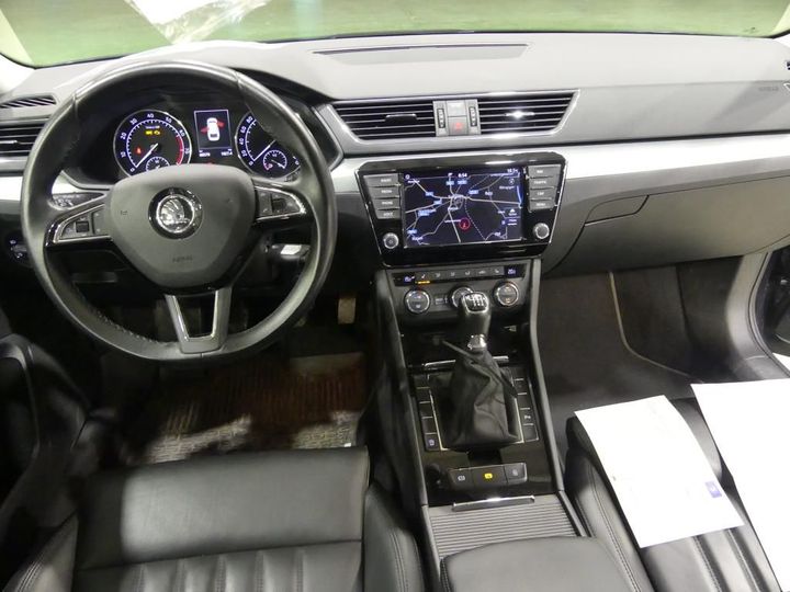 Photo 8 VIN: TMBJB7NPXH7539984 - SKODA SUPERB 