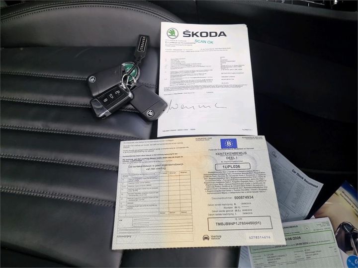 Photo 4 VIN: TMBJB9NP1J7604450 - SKODA SUPERB 