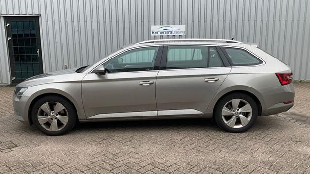 Photo 1 VIN: TMBJB9NPXJ7568595 - SKODA SUPERB 