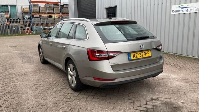 Photo 2 VIN: TMBJB9NPXJ7568595 - SKODA SUPERB 