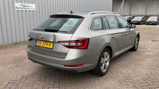 Photo 4 VIN: TMBJB9NPXJ7568595 - SKODA SUPERB 