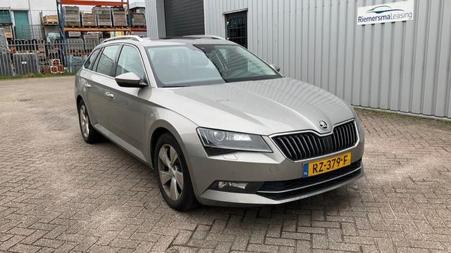 Photo 6 VIN: TMBJB9NPXJ7568595 - SKODA SUPERB 