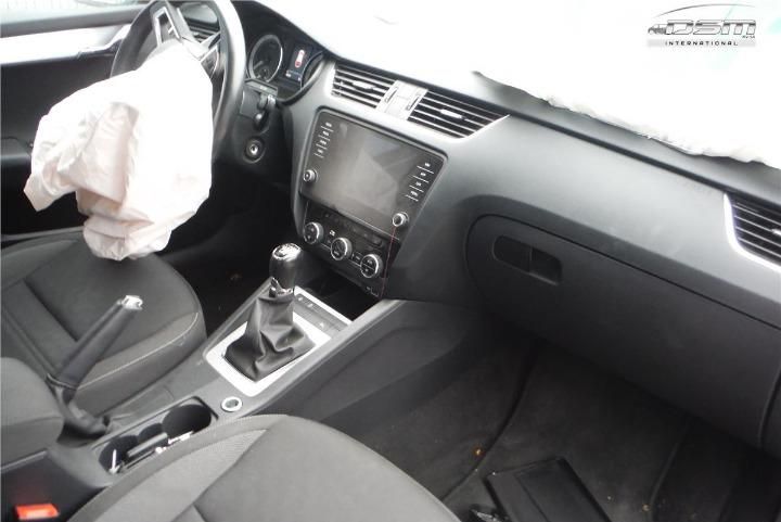 Photo 3 VIN: TMBJC7NE9J0352648 - SKODA OCTAVIA COMBI 