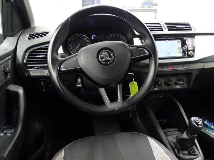 Photo 12 VIN: TMBJE6NJXJZ060990 - SKODA FABIA COMBI 