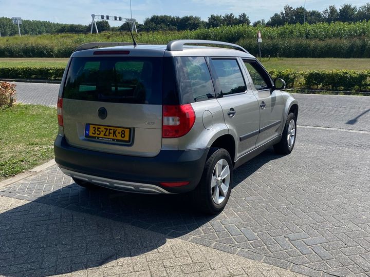 Photo 3 VIN: TMBJF65L2C6074384 - SKODA YETI 