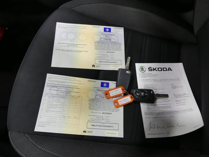 Photo 15 VIN: TMBJF7NE2J0226056 - SKODA OCTAVIA 