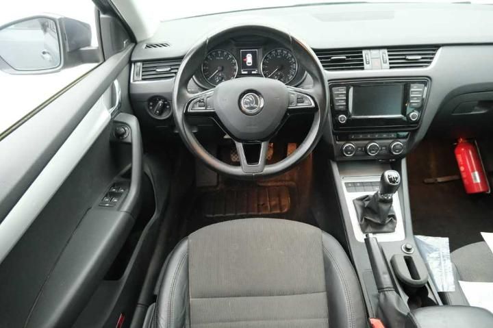 Photo 9 VIN: TMBJF7NE7G0207270 - SKODA OCTAVIA 