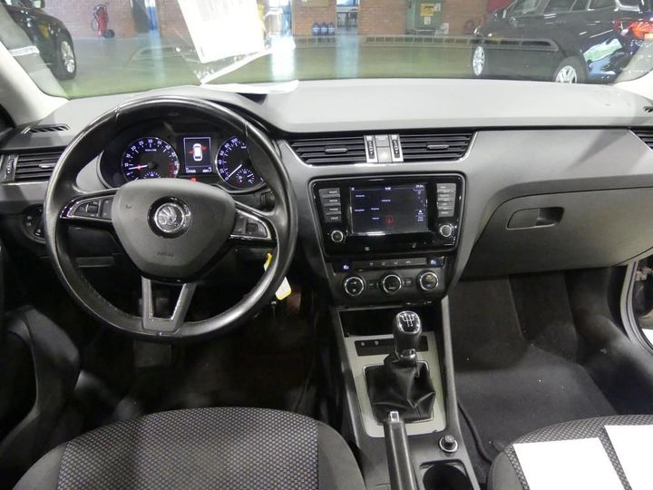 Photo 8 VIN: TMBJF7NE9H0125199 - SKODA OCTAVIA 