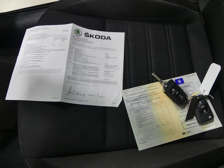 Photo 15 VIN: TMBJG7NE1J0207138 - SKODA OCTAVIA 