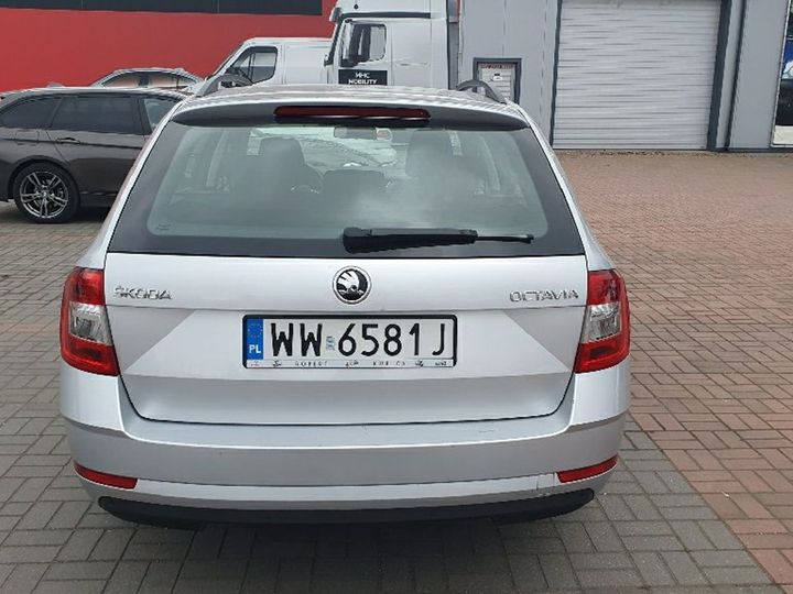 Photo 11 VIN: TMBJG7NE3J0320993 - SKODA OCTAVIA 